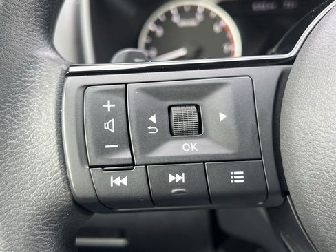 Used 2022 Nissan Rogue SV image 18