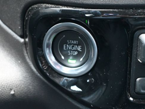 Used 2025 GMC Sierra 1500 SLT RWD image 19