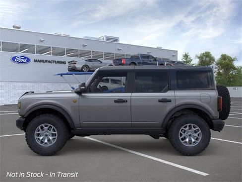 New 2025 Ford Bronco Badlands image 3