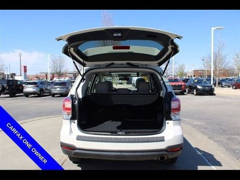 Used 2018 Subaru Forester 2.5i Limited AWD/4WD image 10