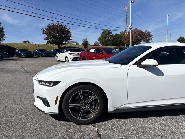 Used 2025 Ford Mustang Coupe RWD image 27