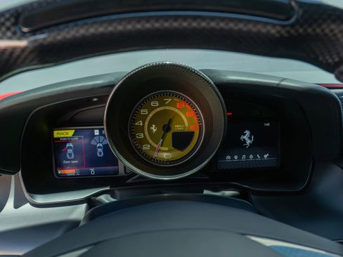 Used 2020 Ferrari F8 Tributo image 62