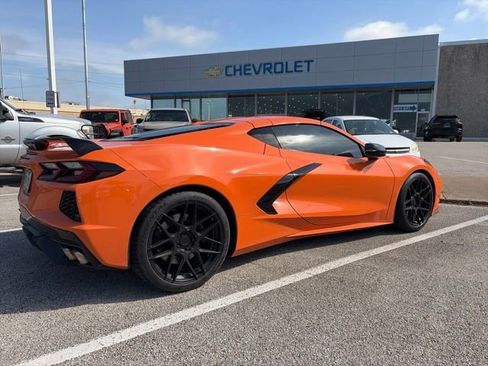 Used 2022 Chevrolet Corvette Stingray Preferred Cpe w/ Z51 Performance Package RWD image 3