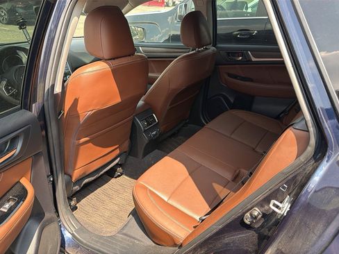 Used 2018 Subaru Outback 3.6R Touring AWD/4WD image 13