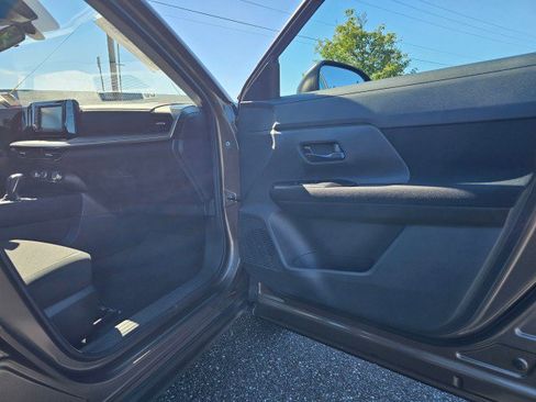 Used 2025 Nissan Kicks S AWD/4WD image 12