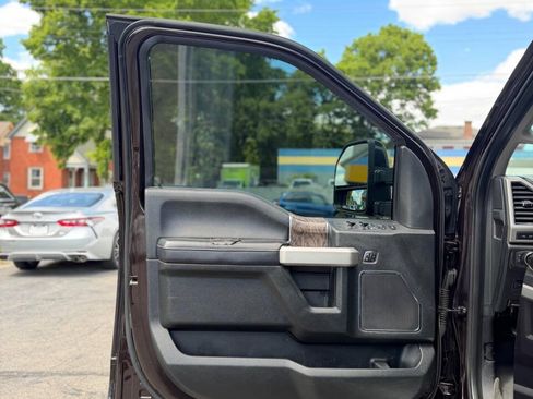 Used 2019 Ford F250 Lariat w/ Lariat Ultimate Package AWD/4WD image 9