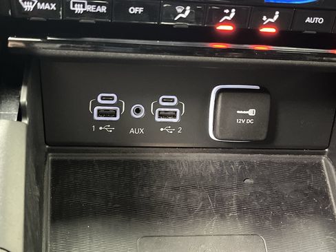 Used 2023 Jeep Grand Cherokee Altitude AWD/4WD image 23