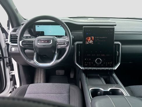 Used 2025 GMC Acadia Elevation FWD image 39