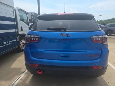 Used 2025 Jeep Compass Trailhawk AWD/4WD image 4