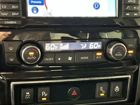 Used 2017 Nissan Titan Platinum Reserve image 23