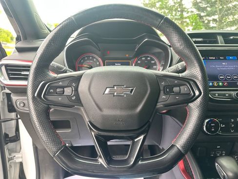Used 2022 Chevrolet TrailBlazer RS w/ Technology Package AWD/4WD image 12