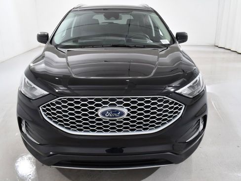 Used 2024 Ford Edge SEL w/ Convenience Package image 3