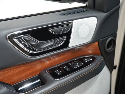 Used 2023 Lincoln Navigator Black Label image 18