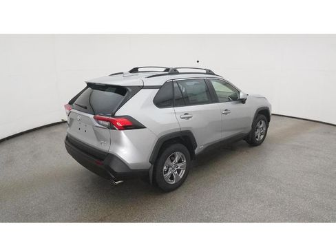 Used 2025 Toyota RAV4 XLE image 10