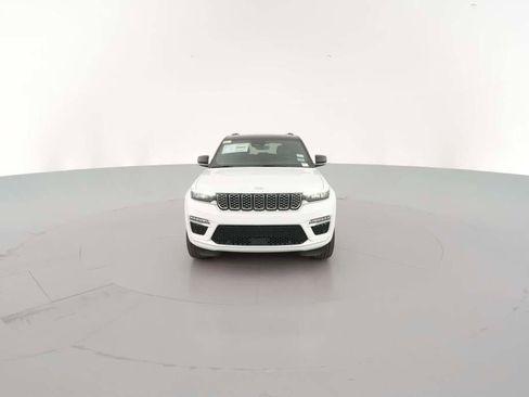 New 2025 Jeep Grand Cherokee Summit image 2