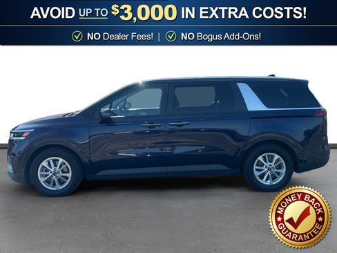 Used 2022 Kia Carnival LX FWD image 2