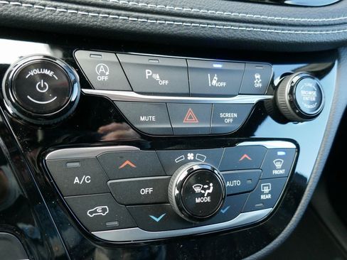 New 2026 Chrysler Pacifica Select w/ S Appearance Package image 18