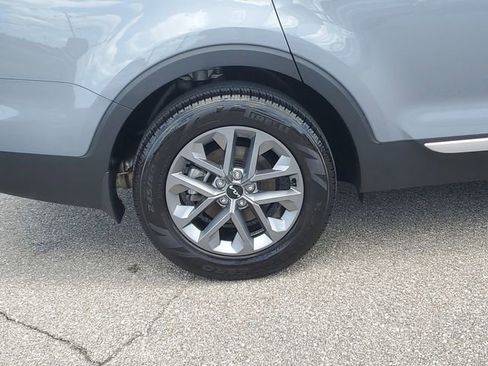 Used 2025 Kia Telluride LX FWD image 5
