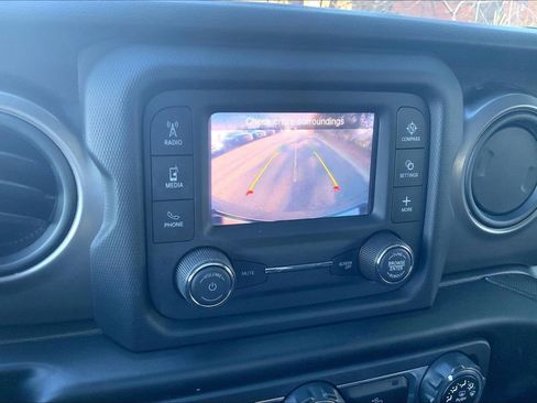 Certified 2021 Jeep Wrangler Sport image 23