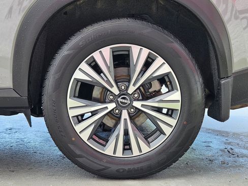 Used 2023 Nissan Rogue SV FWD image 28