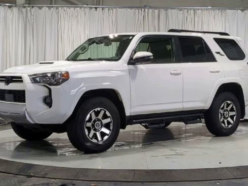 Used 2023 Toyota 4Runner TRD Off-Road Premium w/ Off Road Premium Plus Package image 4