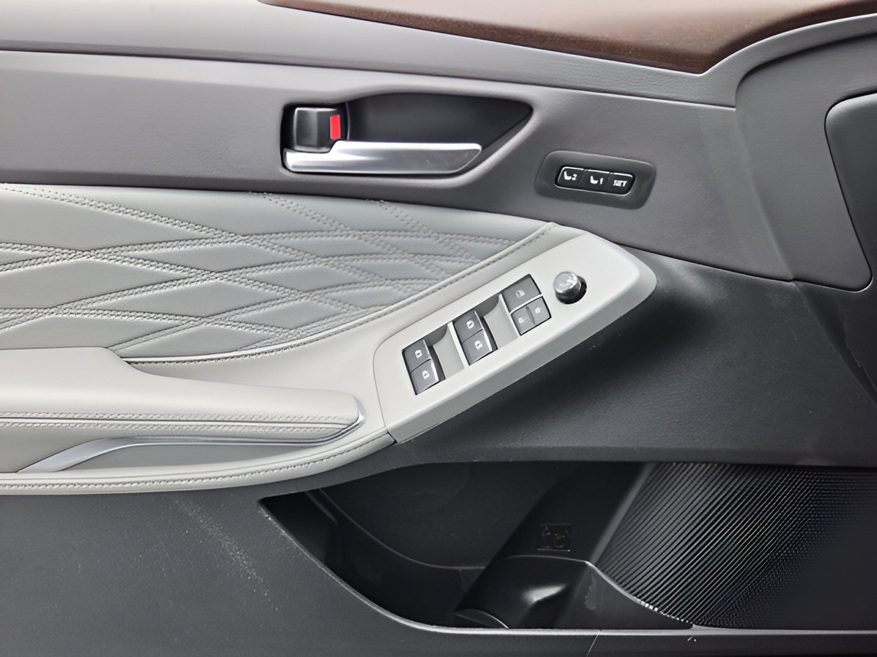 Used 2020 Toyota Avalon Limited FWD image 29