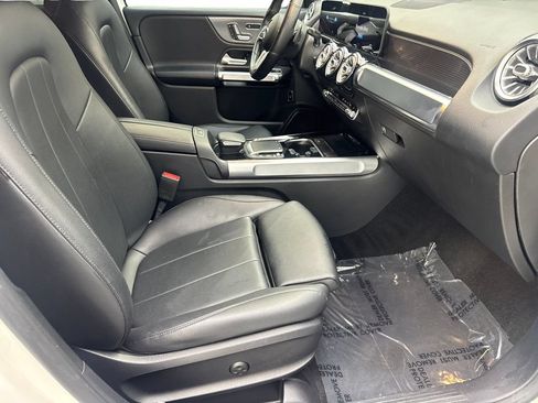 Used 2021 Mercedes-Benz GLB 250 w/ Premium Package image 42
