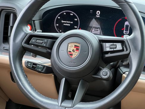 Certified 2024 Porsche Cayenne Coupe AWD/4WD image 24