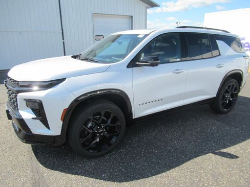 Certified 2024 Chevrolet Traverse RS w/ LPO, Floor Liner Package image 1