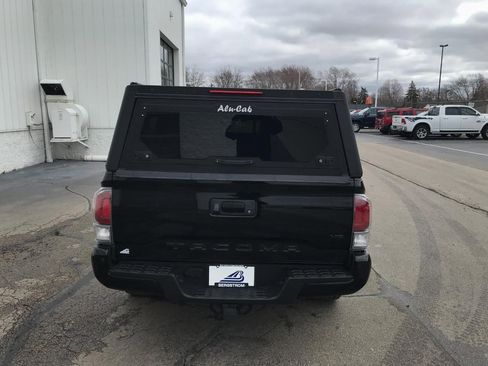 Used 2023 Toyota Tacoma TRD Off-Road w/ TRD Premium Off Road Package image 28