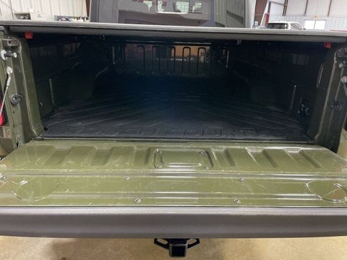 Used 2024 Jeep Gladiator Sport image 25