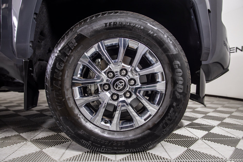 Used 2025 Toyota Tacoma Limited AWD/4WD image 42