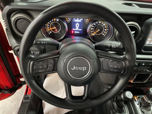 Used 2022 Jeep Wrangler Unlimited Sport image 16