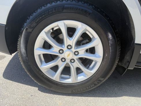 Used 2018 Chevrolet Equinox LT w/ Sun & Infotainment Package AWD/4WD image 12