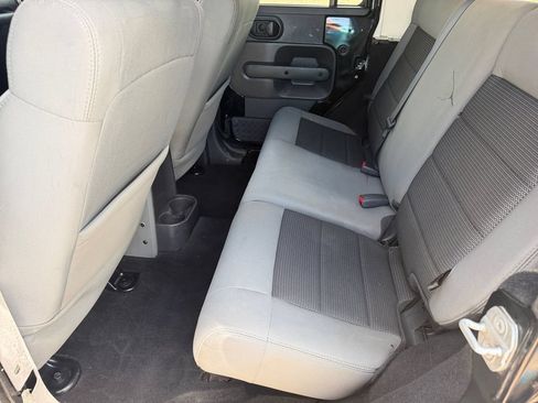 Used 2010 Jeep Wrangler Unlimited Sahara AWD/4WD image 14