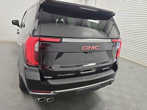 Used 2025 GMC Yukon XL AT4 w/ AT4 Premium Package AWD/4WD image 8