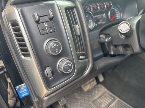 Used 2018 Chevrolet Silverado 2500 LT w/ Midnight Edition AWD/4WD image 11