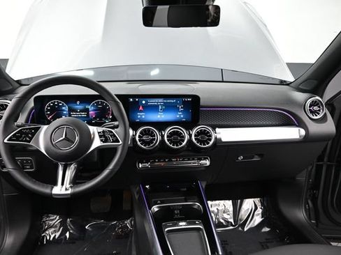 Used 2026 Mercedes-Benz GLB 250 4MATIC image 16