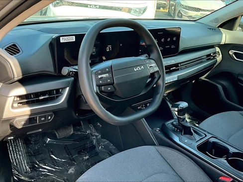 Certified 2025 Kia K4 LXS FWD image 16
