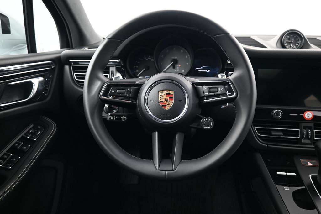 Certified 2026 Porsche Macan S AWD/4WD image 13