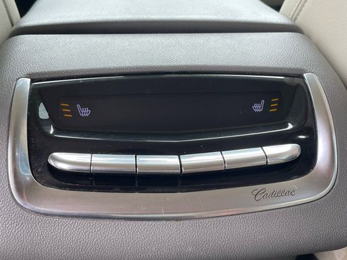 Used 2021 Cadillac XT6 Premium Luxury FWD image 19