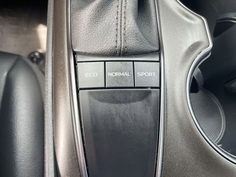 Used 2023 Toyota Camry SE image 16