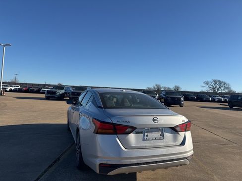 Certified 2023 Nissan Altima 2.5 SV image 19