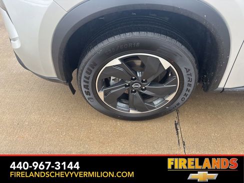 Used 2024 Nissan Rogue SV image 55