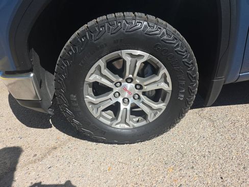 Used 2024 GMC Sierra 1500 Pro w/ Pro Value Package AWD/4WD image 2