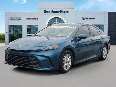 Used 2025 Toyota Camry LE w/ Convenience Package image 3