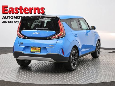 Used 2023 Kia Soul EX FWD image 5