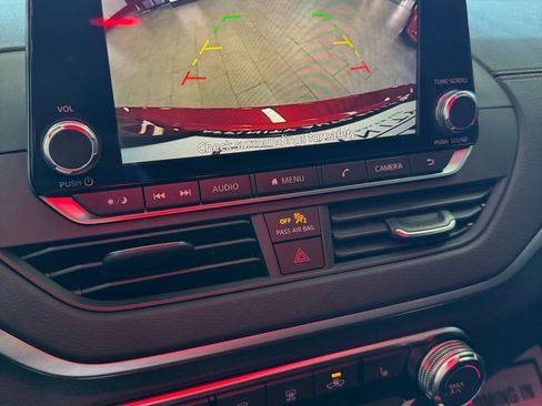 Used 2019 Nissan Altima 2.5 SR w/ SR Premium Package image 10