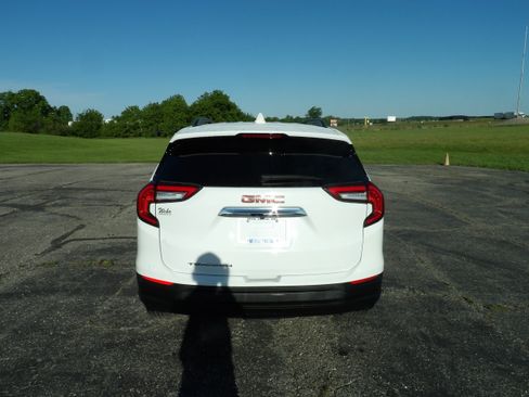 Used 2022 GMC Terrain SLE w/ Driver Convenience Package FWD image 7