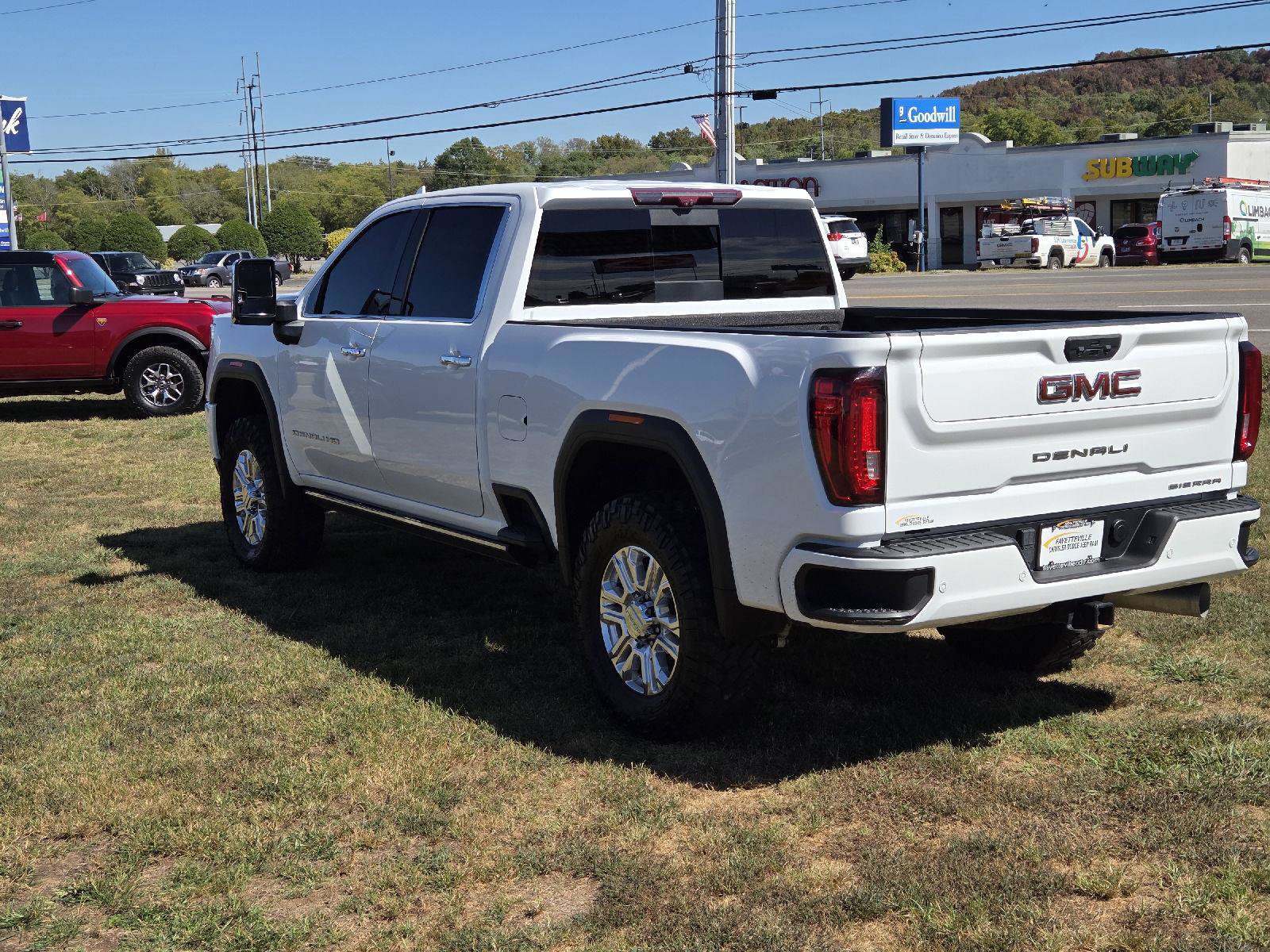 Used 2022 GMC Sierra 2500 Denali w/ Denali Ultimate Package AWD/4WD image 5